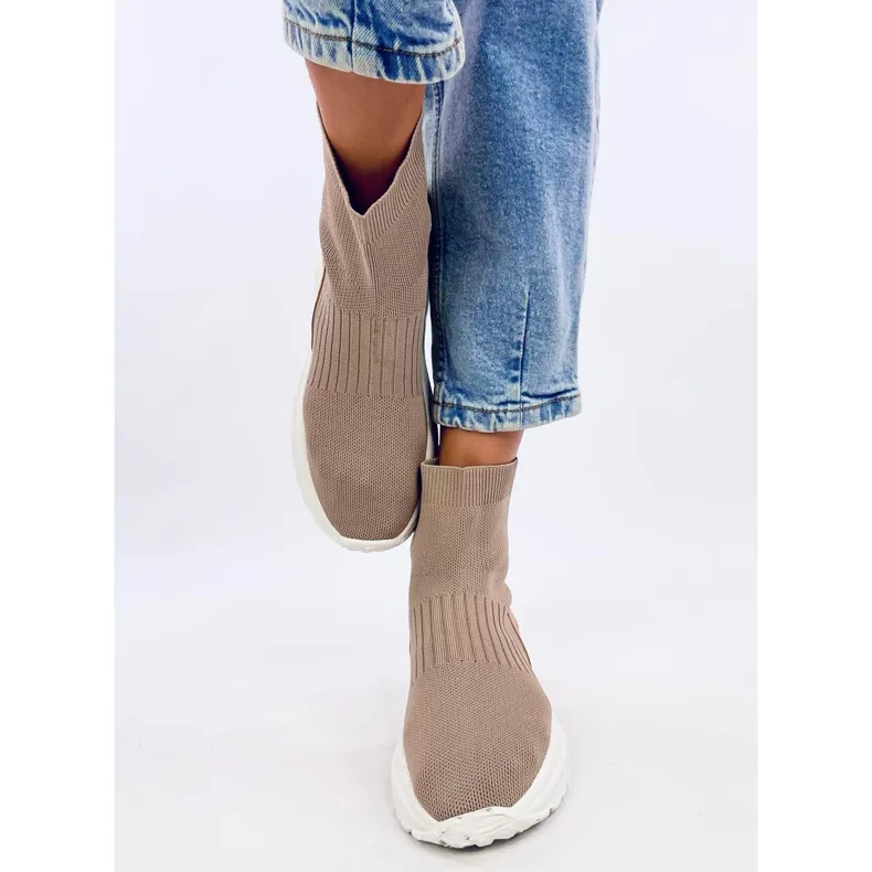 Bottines chaussettes par Gina Kaki beige