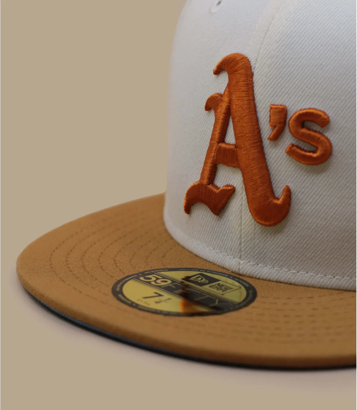 Casquette fitted beige Oakland athletic - Side Patch 59Fifty Oakland Athletics chrome sky New Era : Headict