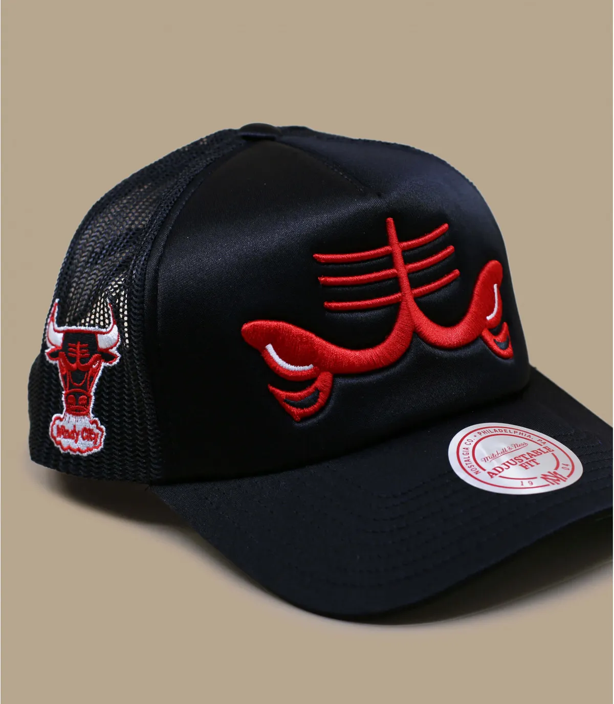 casquette trucker chicago bulls - Logo Remix Trucker Bulls Mitchell & Ness : Headict