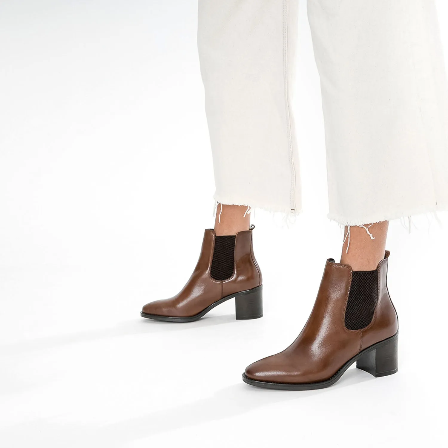 Chelsea boots cognac en cuir éco-conçu - Boots / bottines Femme | ERAM