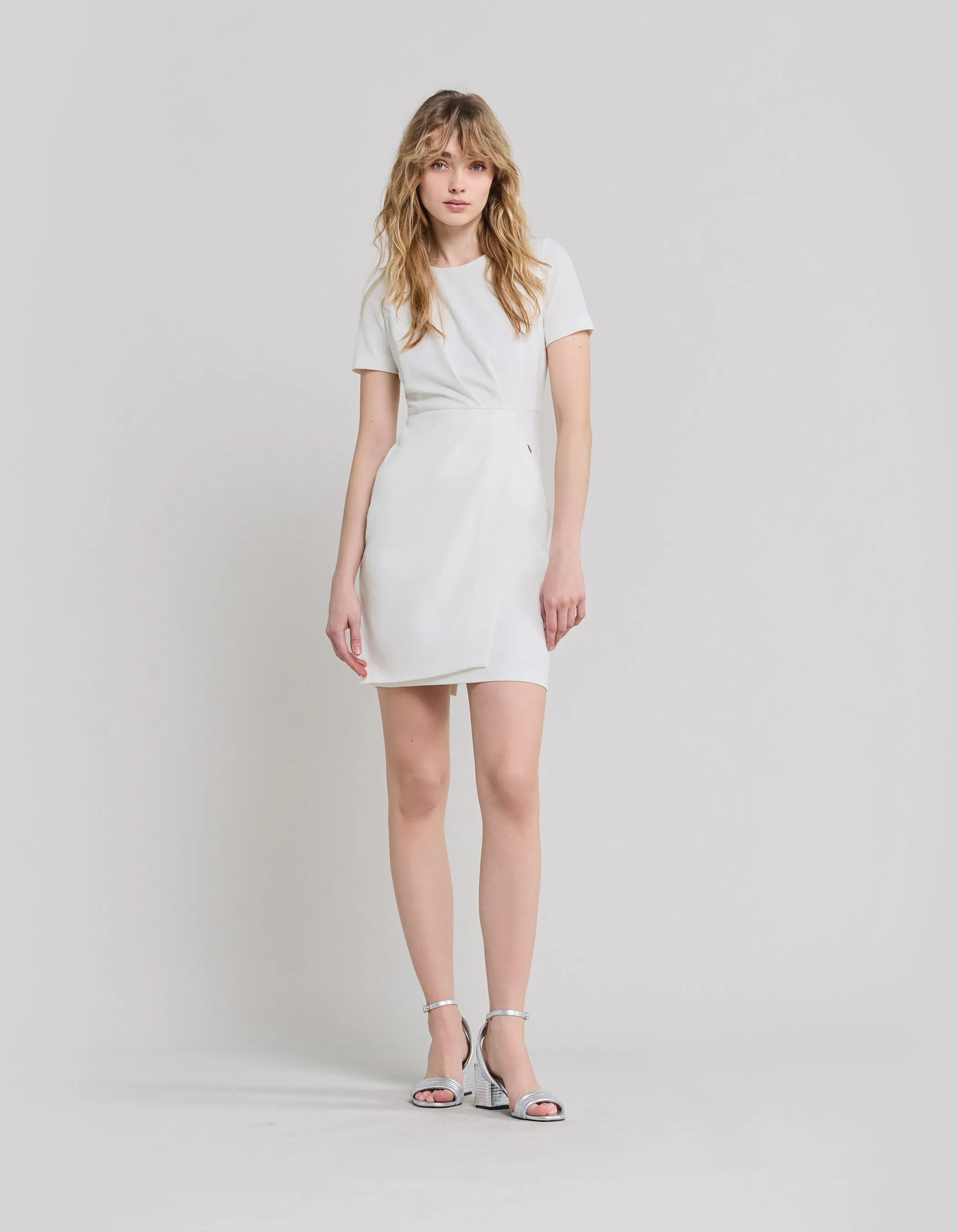 Robe crayon blanc cassé avec plis Femme