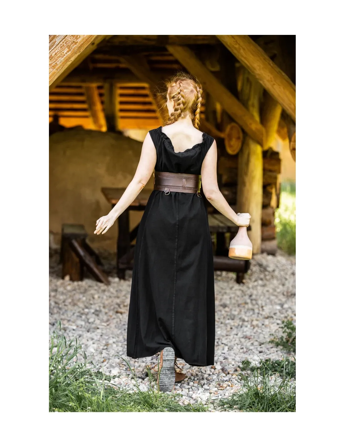 Robe médiévale longue modèle Ella, couleur noire ⚔️ Boutique Épées