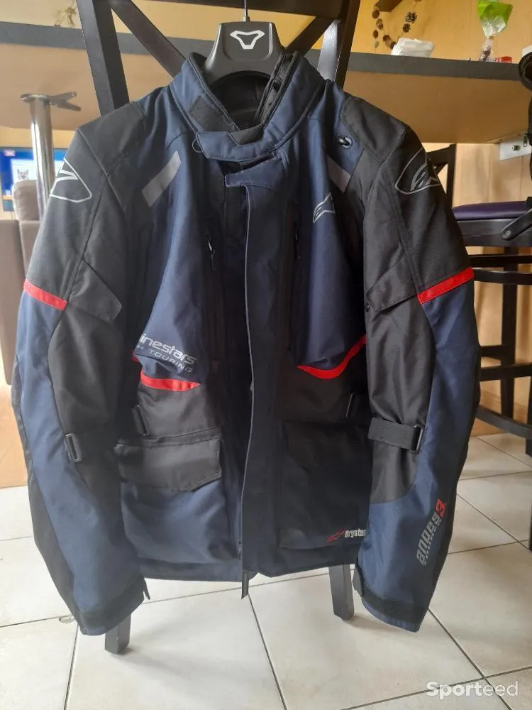 Veste de moto  d'occasion Ajouté le : 27/07/2023