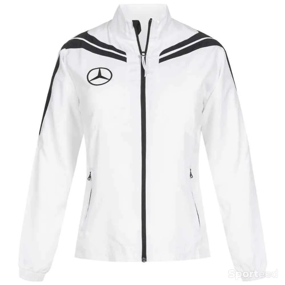 Veste Mercedes-Benz Femme neuf Ajouté le : 25/09/2023