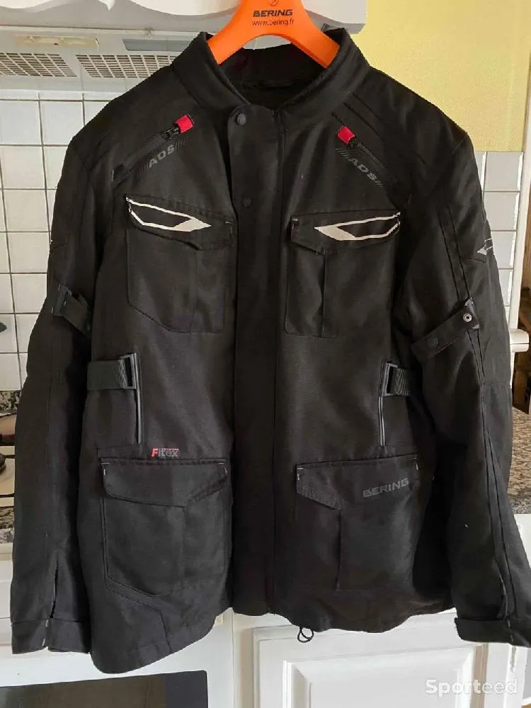 Veste moto grande taille  d'occasion Ajouté le : 22/11/2023